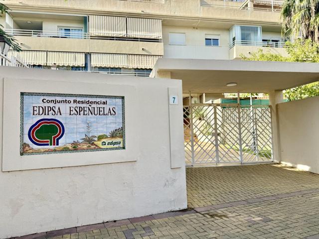 Piso con 2 plazas de aparcamiento y trastero photo 0