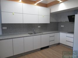 Piso en alquiler en Betanzos de 150 m2 photo 0