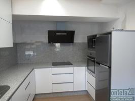 Piso en alquiler en Betanzos de 150 m2 photo 0