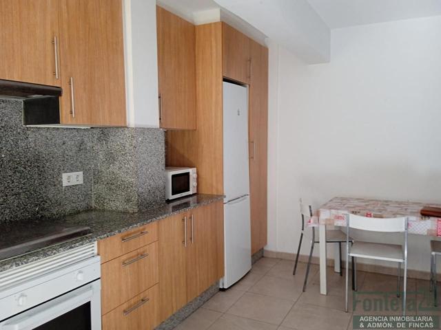 ALQUILER ESTUDIANTES. TRES HABITACIONES photo 0