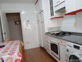 ALQUILER ESTUDIANTES TRES HABITACIONES photo 0