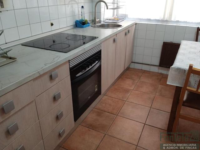 ALQUILER ESTUDIANTES , CUATRO HABITACIONES photo 0
