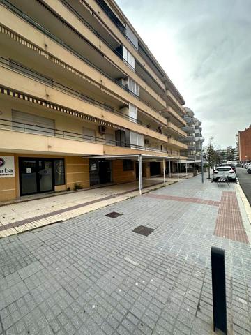 Local en venta en Platja de la Pineda de 70 m2 photo 0
