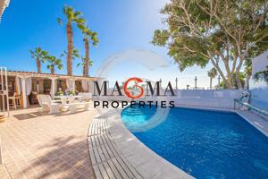 Fantastica OPORTUNIDAD , Villa en golf del sur 4 dormitorios - vista al mar inmejorable - directamente en el campo de golf photo 0