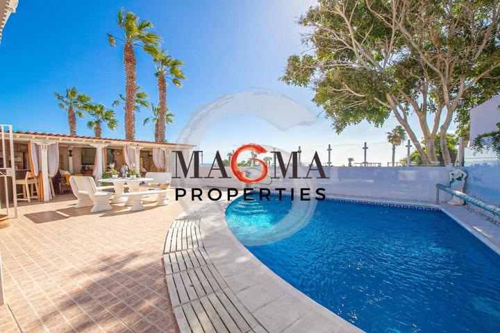 Fantastica OPORTUNIDAD , Villa en golf del sur 4 dormitorios - vista al mar inmejorable - directamente en el campo de golf photo 0