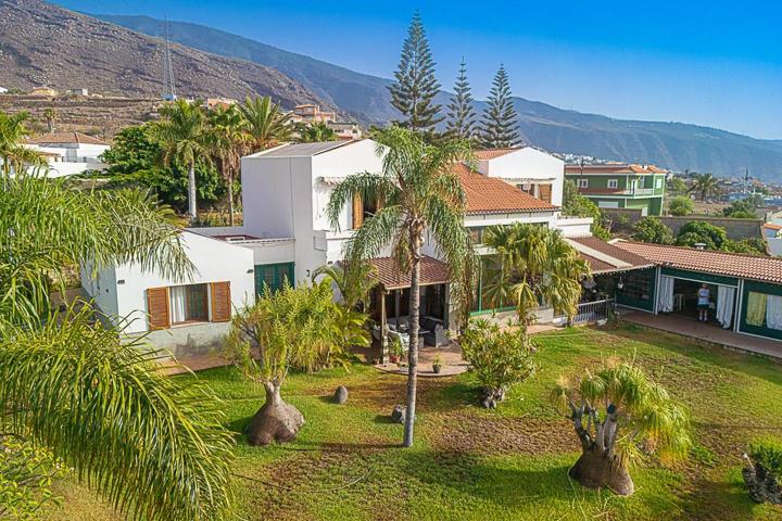 Mansion de 374 mq con 6290mq de terreno edificable pryecto y livencia por 4 villas - oportunidad unica photo 0