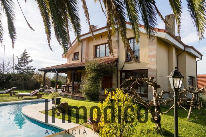 ESPECTACULAR CHALET INDEPENDIENTE EN BOO photo 0