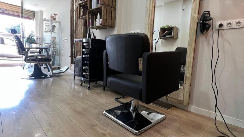 PELUQUERIA EN TRASPASO - Cerdanyola Mataró. photo 0