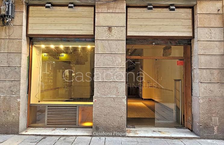 CÉNTRICO Y COMERCIAL LOCAL EN EL CORAZÓN DE EL GÒTIC DE BARCELONA photo 0