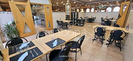 VIC. CASA INDEPENDIENTE + BAR RESTAURANTE ZONA MUY TRANSITADA,. SALÓN , 4 HABITACIONES, TERRAZA, BARBACOA, GARAJE,. photo 0