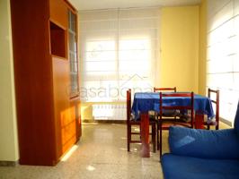 VIC. SOLEADO PISO CÉNTRICO, 2 HABITACIONES, 1 BAÑO, PLAZA APARCAMIENTO. ASCENSOR photo 0