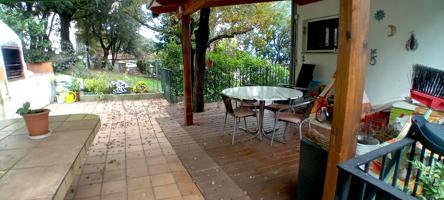 AGRADABLE CASA INDEPENDIENTE, 5 HABITACIONES, 2 BAÑOS, JARDÍN, PISCINA, GARAJE, BUEN ESTADO. photo 0