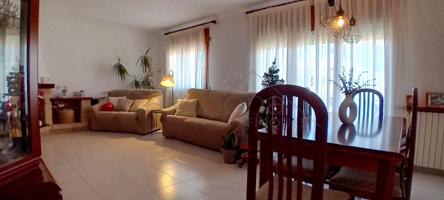 CASA INDEPENDIENTE CON JARDÍN, GRAN GARAJE, ASCENSOR, 3 HABITACIONES, 3 BAÑOS, CHIMENEA, CÉNTRICO. photo 0