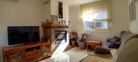 ENCANTADORA CASA EN UNA SOLA PLANTA, JARDÍN, PISCINA, 3 HAB. 3 BAÑOS, EXCELENTE UBICACIÓN. photo 0