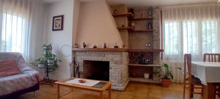 SEVA PUEBLO. CASA INDEPENDIENTE, 3 HABITACIONES + 2 SALAS, 2 BAÑOS, GARAJE 3 COCHES Y ALMACENAMIENTO, JARDÍN, SOLEADO. photo 0