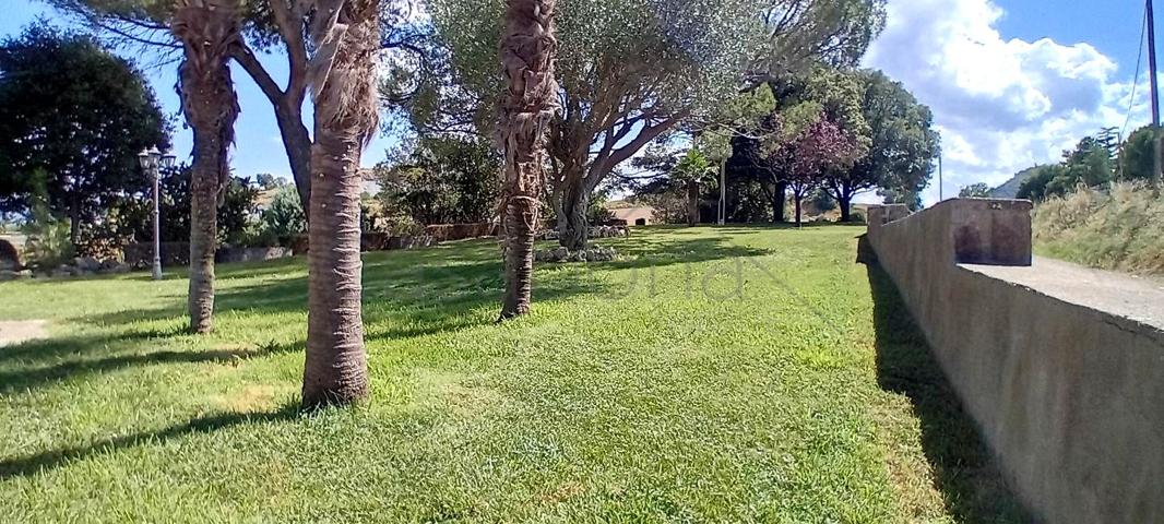 GURB. GRAN CASA IDEAL DOS FAMILIAS, 5 HABITACIONES, 2 BAÑOS, TERRAZA, GARAJE, JARDÍN, HUERTO, VISTAS, BUEN ESTADO photo 0