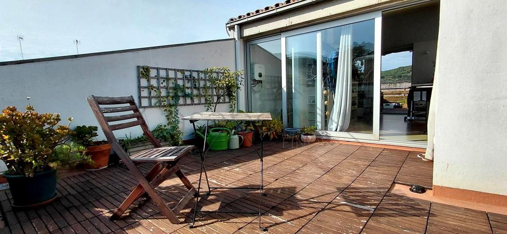 LA GARRIGA. PISO DÚPLEX, GRAN SALÓN, COCINA, 3 HABITACIONES DOBLES, UNA SUITE, 2 BAÑOS, 2 TERRAZAS, LUMINOSO, VISTAS, CÉNTRICO. photo 0