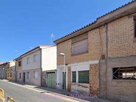 EN VENTA CASA PARA REHABILITAR DE DOS DORMITORIOS Y BAÑO EN BARRIO DE LOURDES photo 0