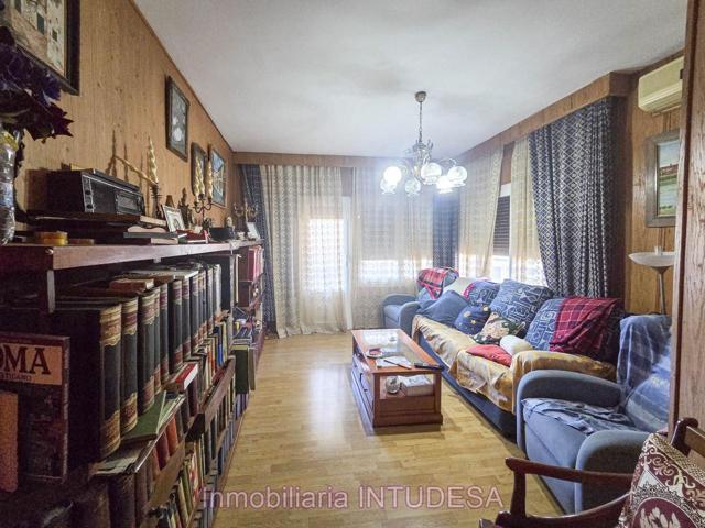 EN VENTA PISO CÉNTRICO DE CUATRO DORMITORIOS Y DOS BAÑOS EN TUDELA photo 0