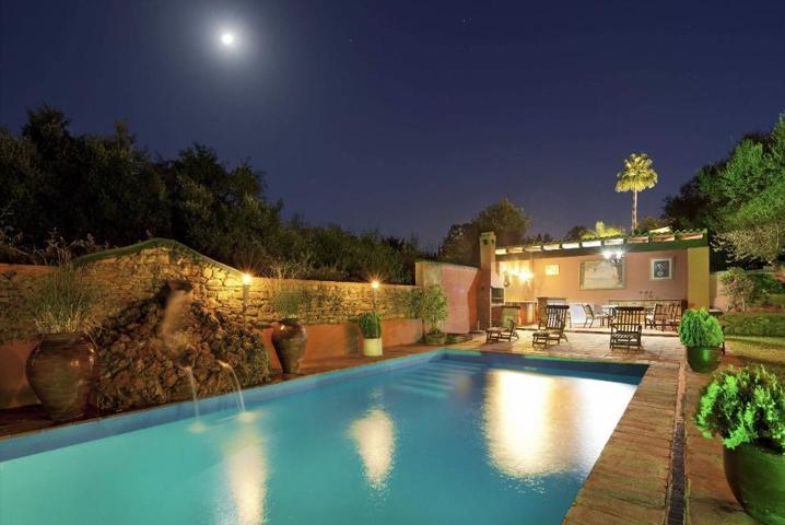 Casa - Chalet en alquiler y en venta en Marbella de 580 m2 photo 0