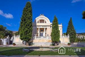 Espectacular villa de estilo neoclásico en venta en Tiana photo 0