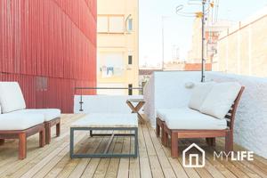 Precioso ático dúplex con terraza a estrenar en La Vila de Gràcia photo 0
