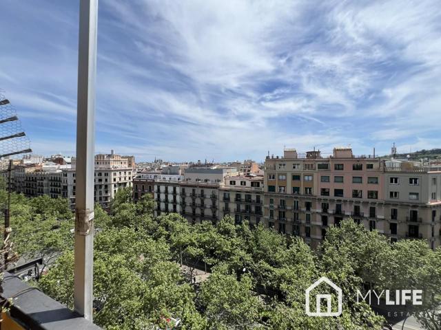 Fantástico ático en venta con terraza y vistas abiertas photo 0
