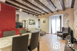 Finca regia rehabilitada con ascensor en venta en el Raval photo 0