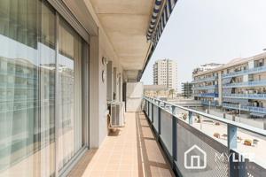 Fantástico piso en venta con parking cerca del mar photo 0