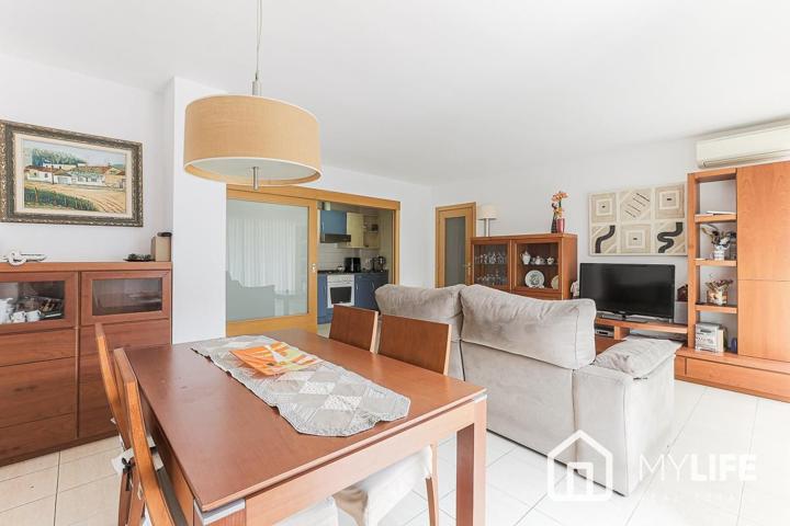 Fantástico piso en venta con parking cerca del mar photo 0