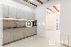 Fantástico piso reformado en venta en Sagrada Familia photo 0