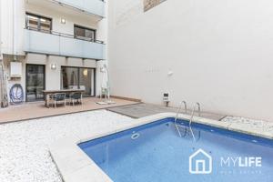 Exclusivo dúplex con piscina privada en venta en Gràcia photo 0