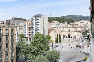 Fantástico piso en venta con plaza de aparcamiento en venta en Lesseps photo 0