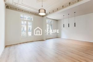 Exclusivo piso reformado en venta en la Dreta de l'Eixample photo 0