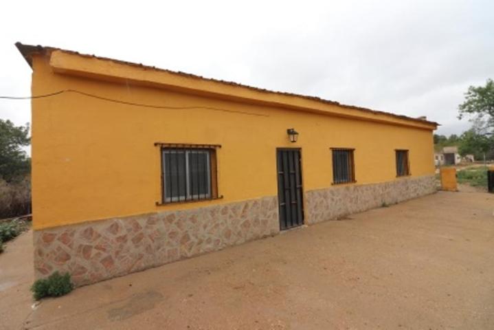 CASA DE CAMPO CON NAVE photo 0