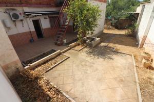 CASA DE PUEBLO CON TERRENO photo 0