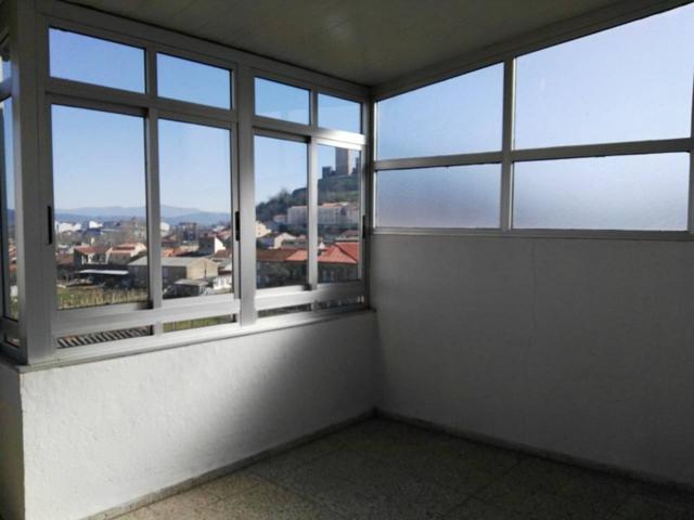 Piso en venta en Monforte de Lemos (Casco Urbano) photo 0