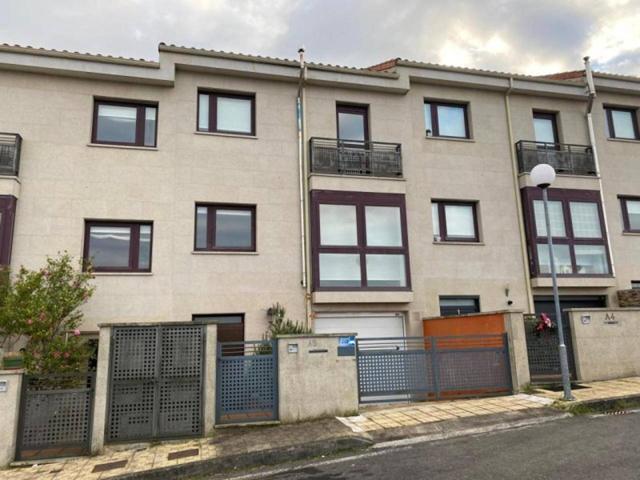 Chalet adosado en venta en A Carretera photo 0