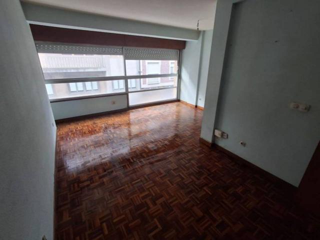 Piso en venta en Sarria (Casco Urbano) photo 0