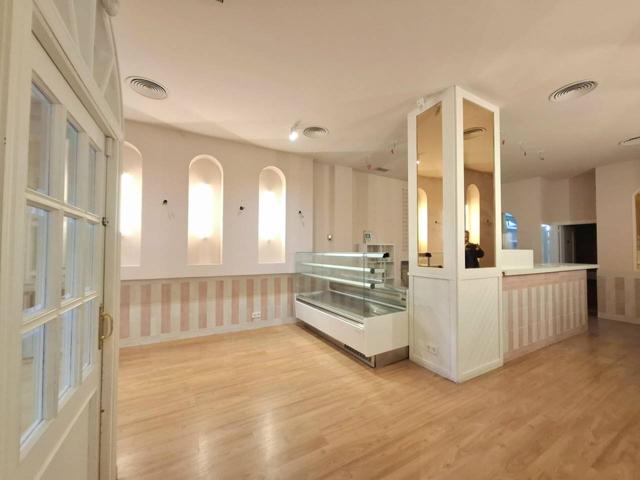 LOCAL COMERCIAL A PIE DE CALLE EN TRES CANTOS photo 0