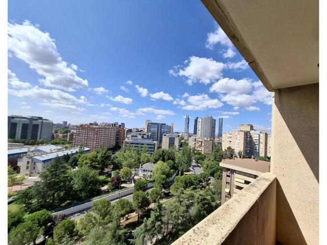 Piso en Alquiler, para entrar en Calle Caleruega, Pinar de Chamartín, Ciudad Lineal, Madrid . photo 0