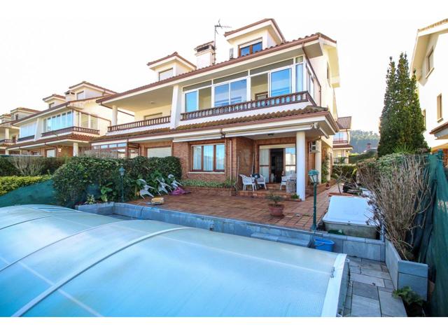 CHALET PAREADO CON PISCINA PROPIA EN MIENGO photo 0