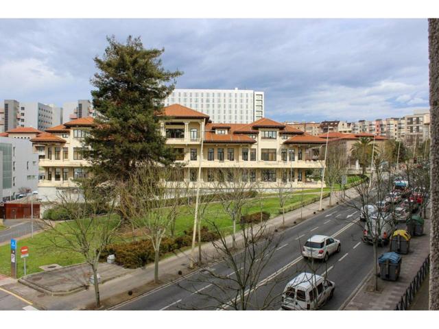 UBICACION FANTASTICA FRENTE AL HOSPITAL DE VALDECILLA photo 0