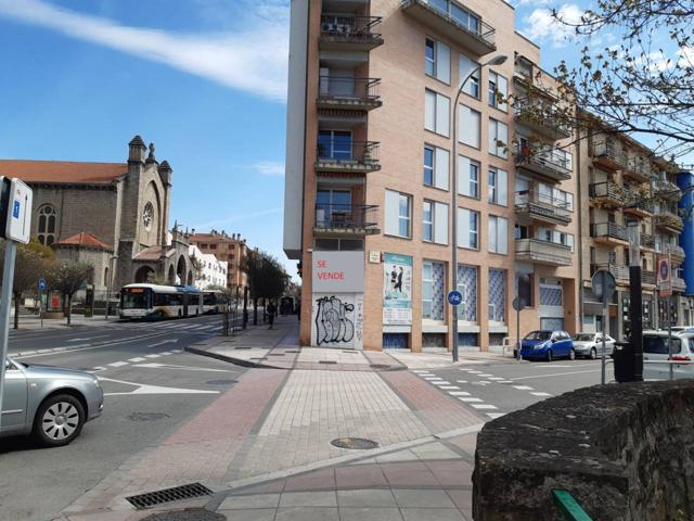 Local en venta en Rochapea - Arrotxapea photo 0