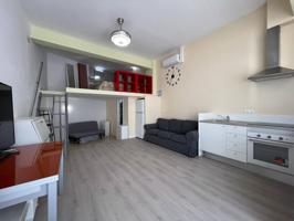 Local en Venta en El Francàs – Reformado como Loft y Cerca de la Playa photo 0