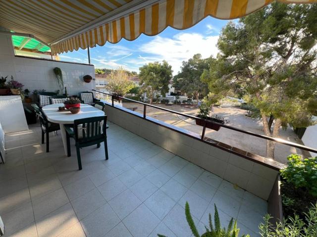 Apartamento con terraza grande y muy cerca de la playa. photo 0