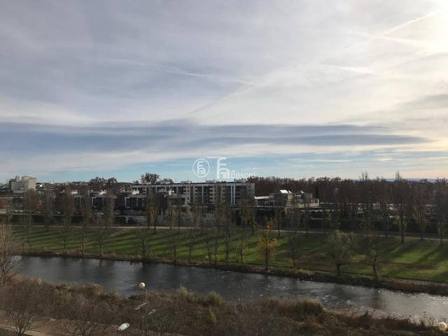 Piso en venta en AVDA. SEGRE, VISTAS AL RIO, 2 plazas de Parking y trastero incluidas, Posibilidad Financiar 100 % photo 0