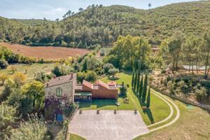 Villa En venta en Boadella i les Escaules photo 0