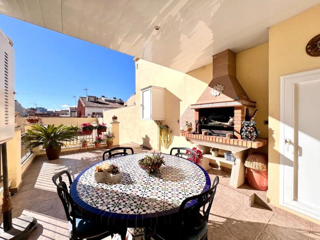 CASA CREU ALTA CON GRAN TERRAZA, MUY SOLEADA, FACHADA7,20m. photo 0