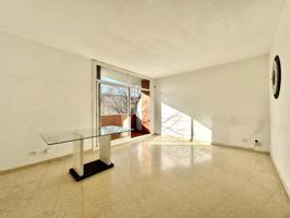 PISO DE 4 DORMITORIOS + 2 BAÑOS + BALCÓN + GALERÍA photo 0